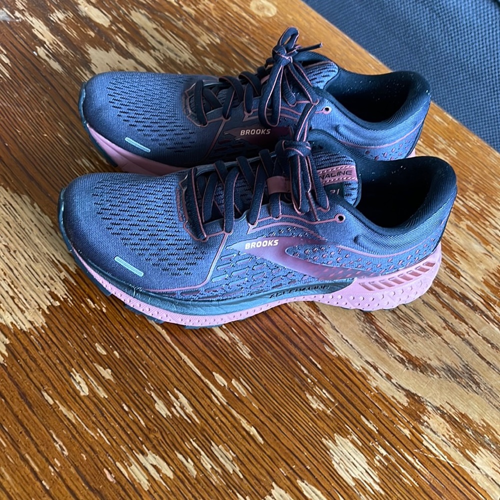 Brooks adrenaline